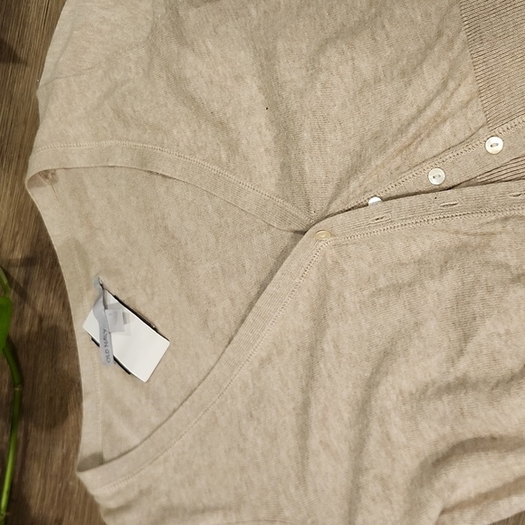 Old Navy Light Beige Women's Crop Cardigan - Picture 3 of 7